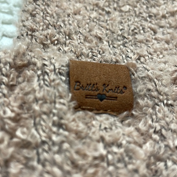 Britt’s Knits Common Good beanie NWT - Picture 2 of 6